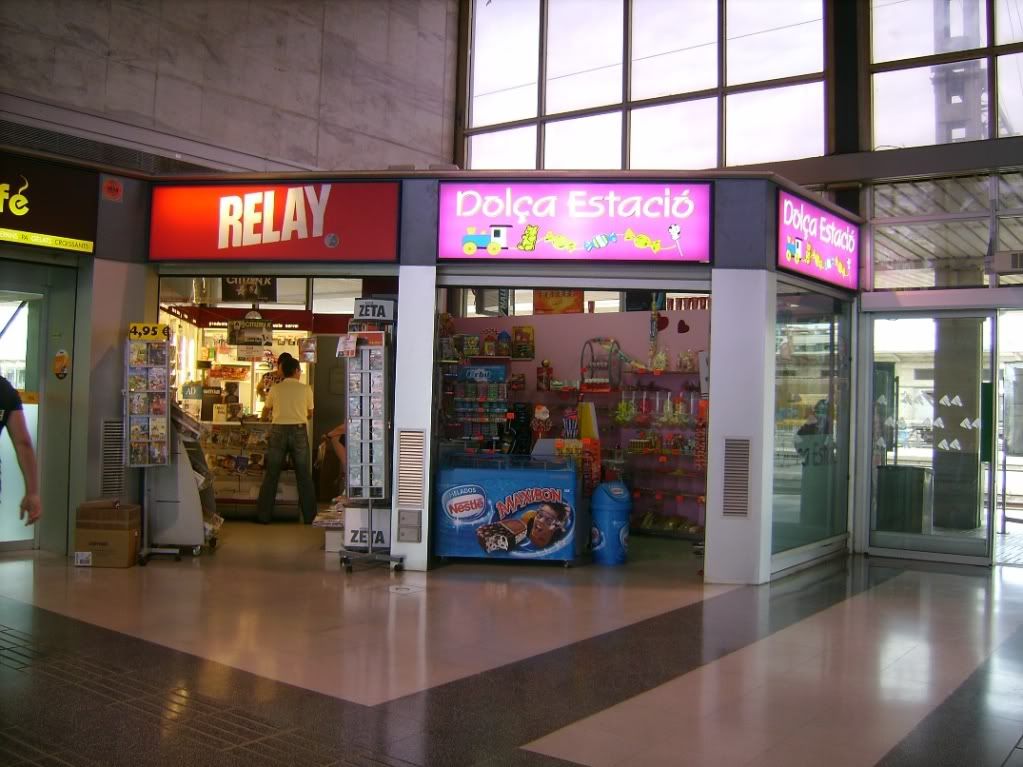 train terminal cafe, tarragona, reus train terminal cafe