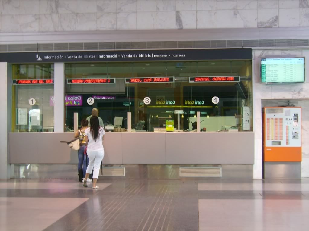 bar and cafeteria cost in Barcelona, train station eatery, train station bars and cafeteria products in Barcelona