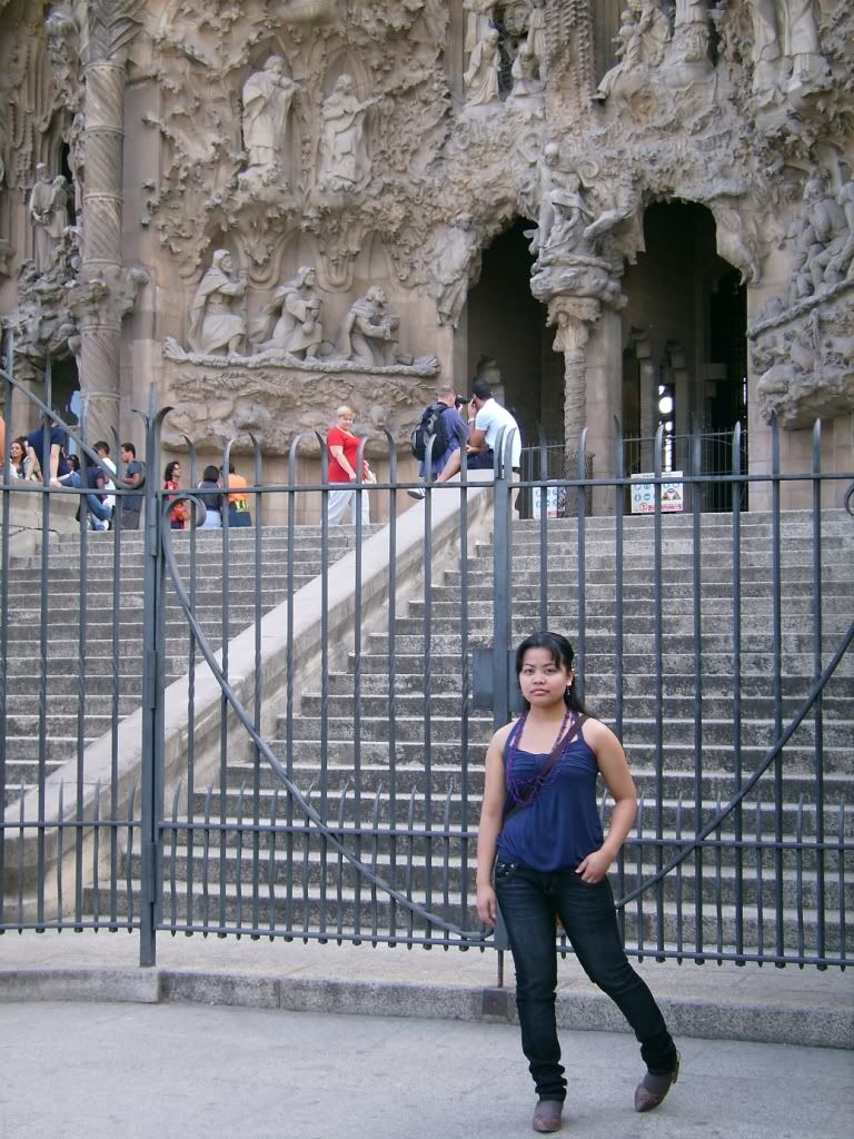 the sagrada familia church, sagrada familia close ups, barcelona attraction