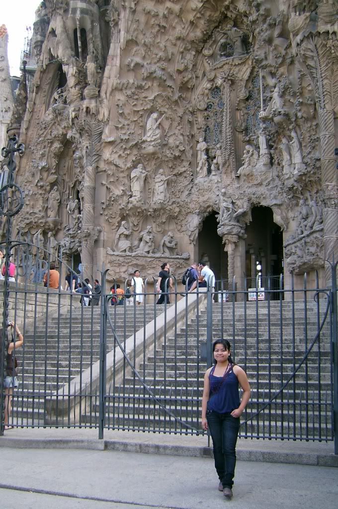 the sagrada familia church, sagrada familia close ups, barcelona attraction