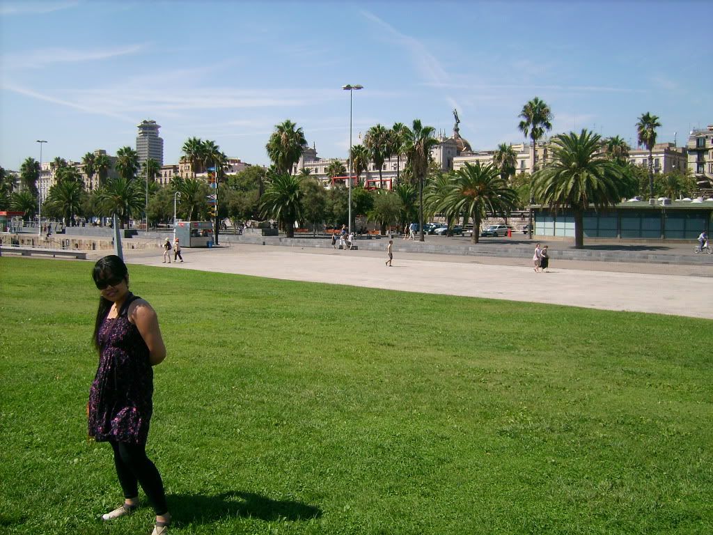 marina port vell, marina port vell barcelona photos, barcelona attraction, spain attractions