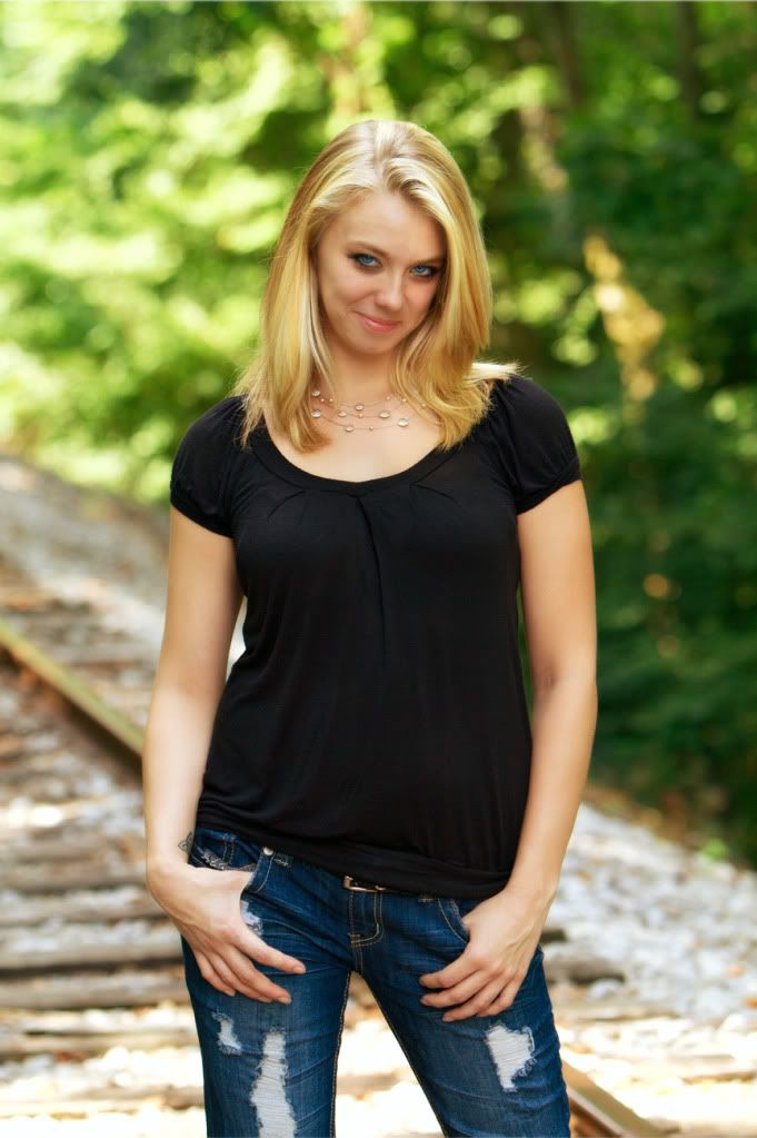 IMAGE: http://i646.photobucket.com/albums/uu185/BigAlz1/Kris/4877826833_a78c705044_b-as-Smart-Object-1.jpg