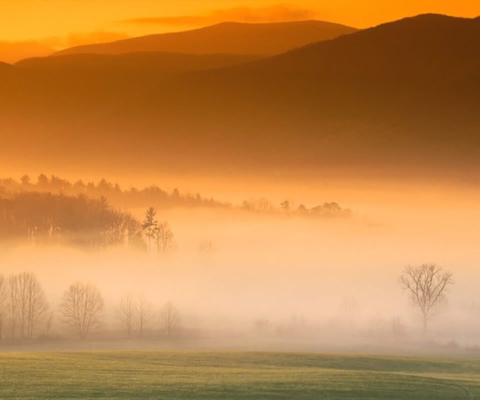 Cades_Cove_Sun_Rise_Great_Smoky_Mou.jpg