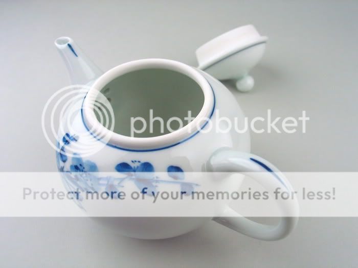 Plum * Jingdezhen Blue & White Porcelain Teapot 120ml  